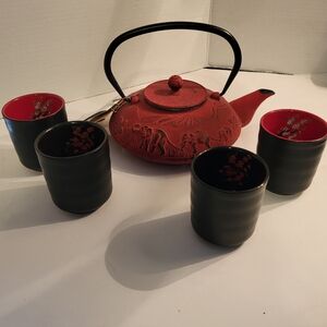BRAND NEW WITH TAGS*Red & Black *Cast Iron Teapot With 4 Cups
